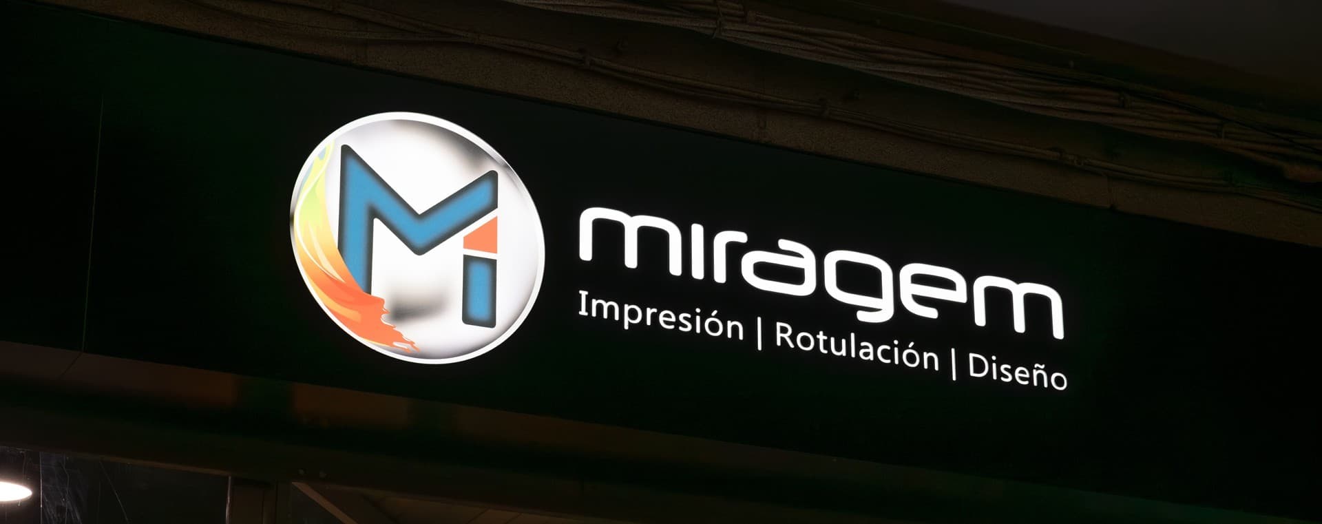  Calidad asegurada con nuestros expertos en rotulación en Ourense